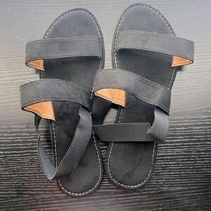 Unknown brand sandals size 8.!